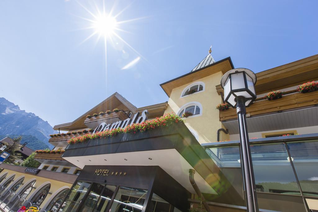 Hotel Oswald เซลวาดีวัลการ์เดนา ภายนอก รูปภาพ