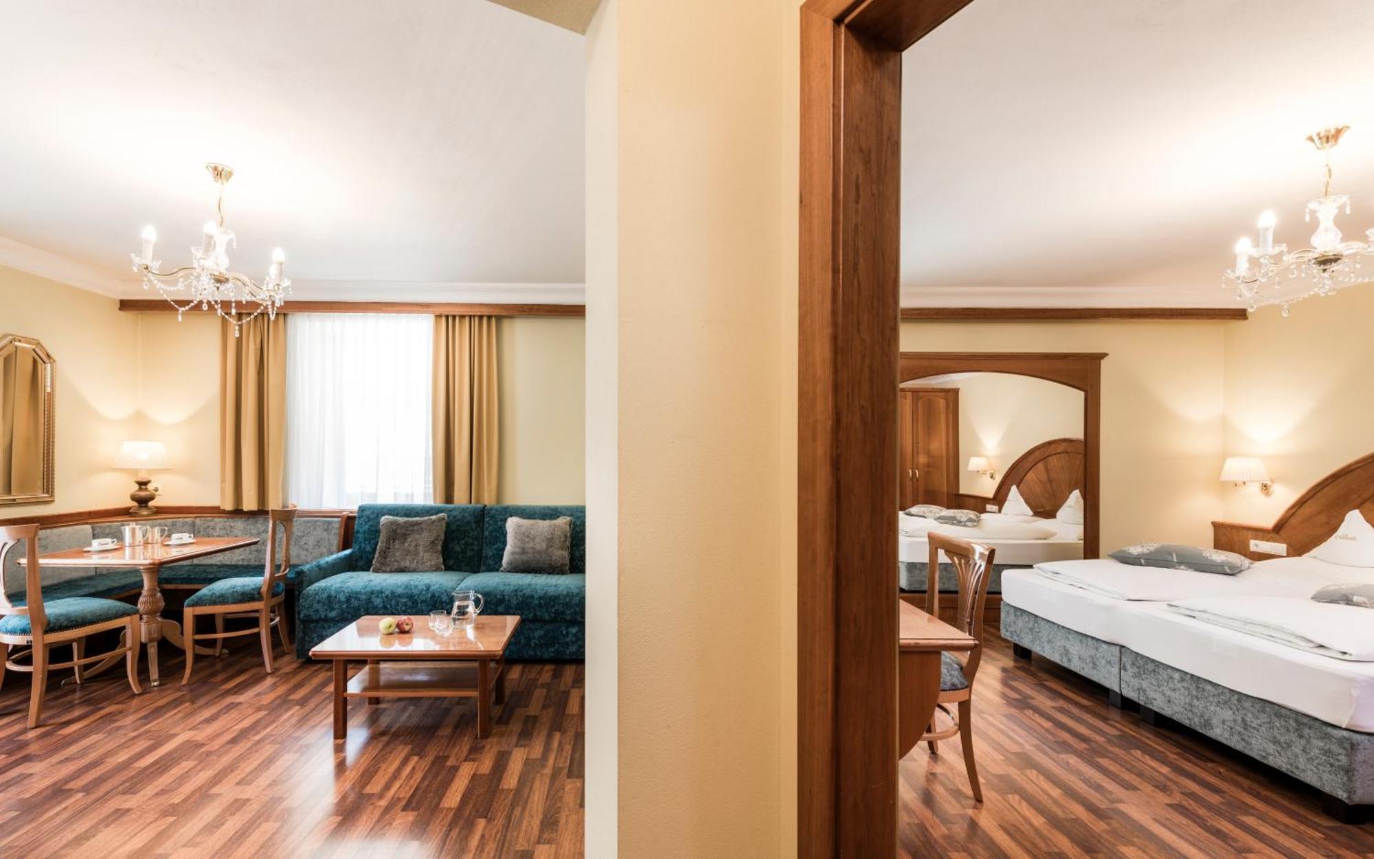 Hotel Oswald เซลวาดีวัลการ์เดนา ภายนอก รูปภาพ