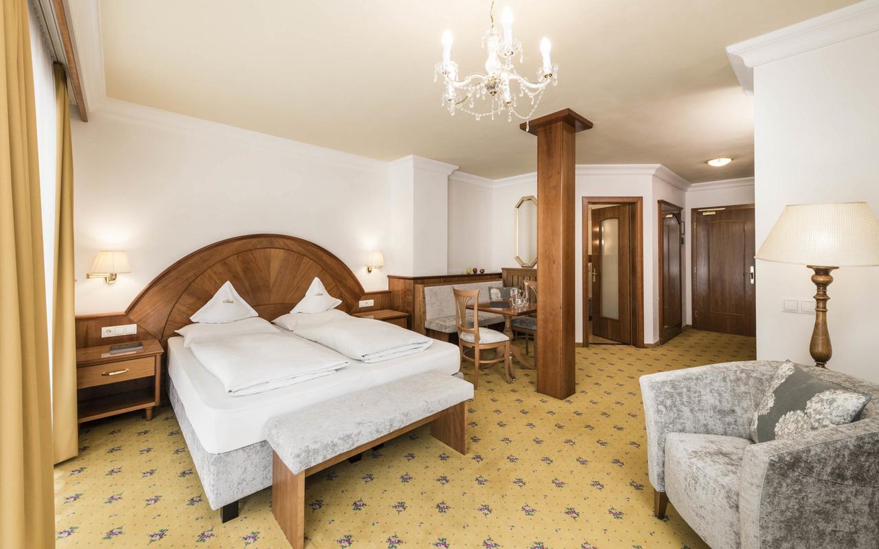 Hotel Oswald เซลวาดีวัลการ์เดนา ภายนอก รูปภาพ