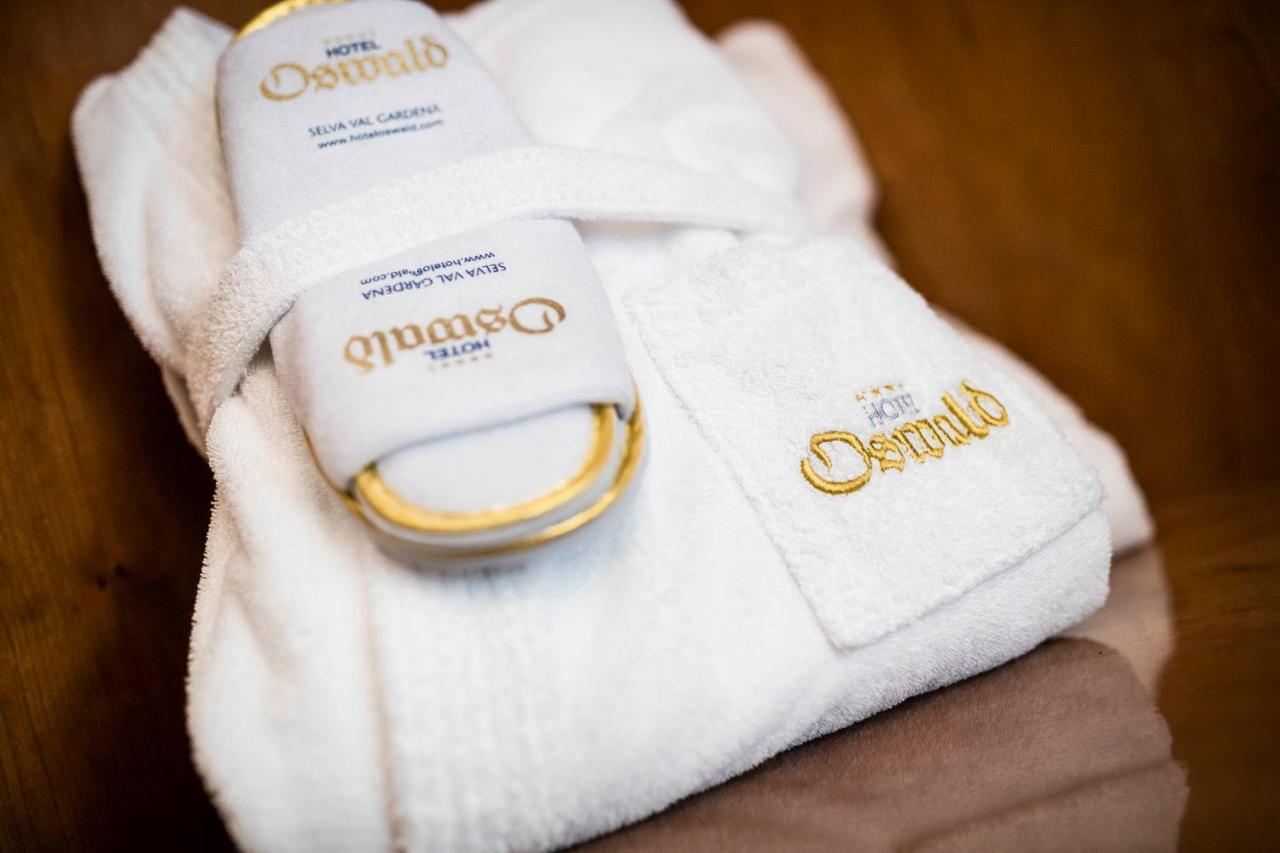 Hotel Oswald เซลวาดีวัลการ์เดนา ภายนอก รูปภาพ